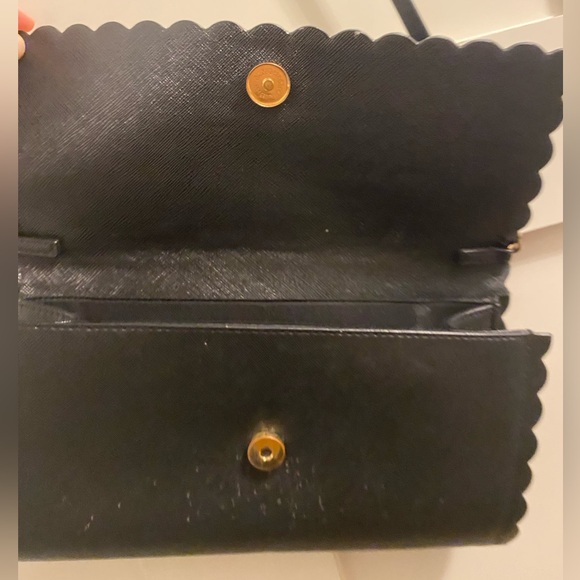Black h&m purse with ruffle design - Picture 2 of 10